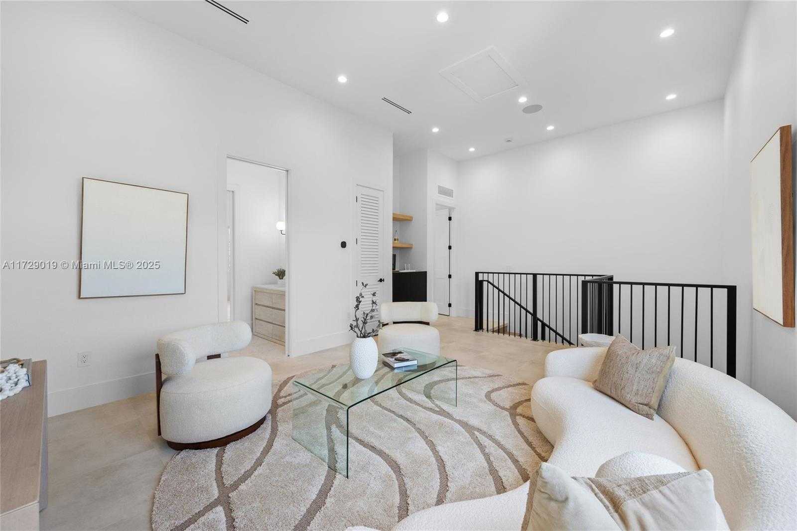 Small Image of 11001 SOUTH WEST 74TH AVE, Pinecrest Number 19