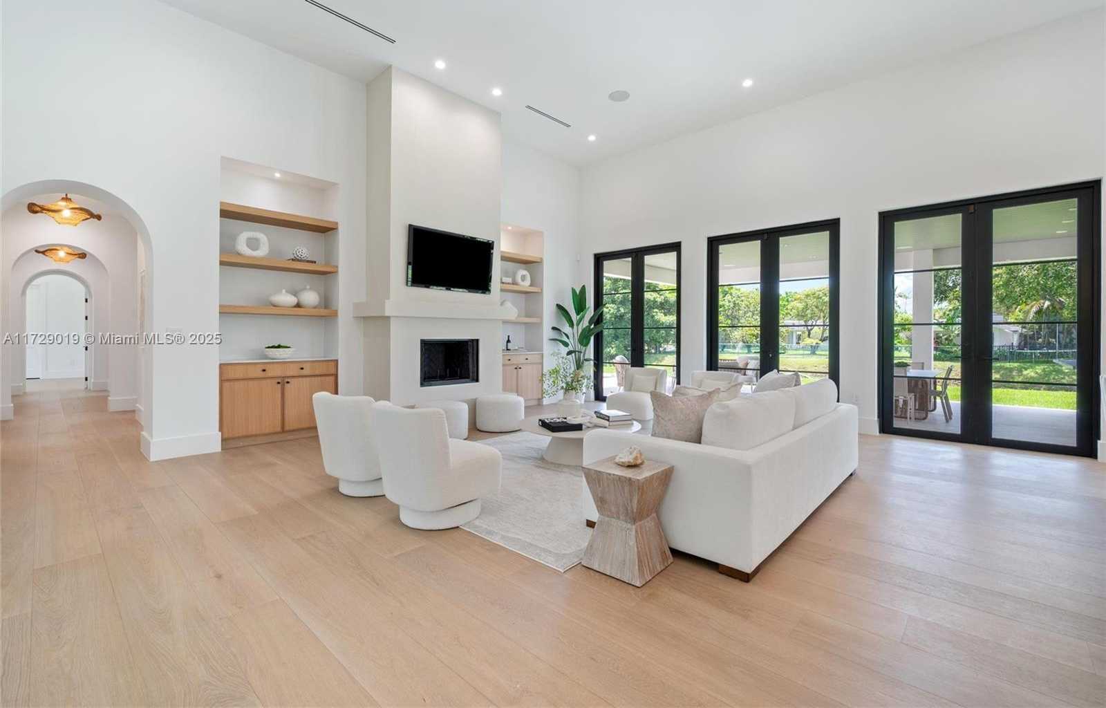 Small Image of 11001 SOUTH WEST 74TH AVE, Pinecrest Number 2