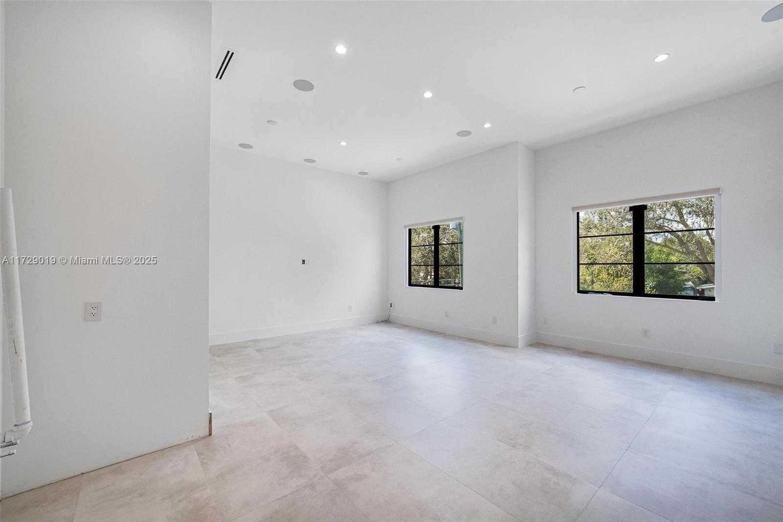 Small Image of 11001 SOUTH WEST 74TH AVE, Pinecrest Number 21