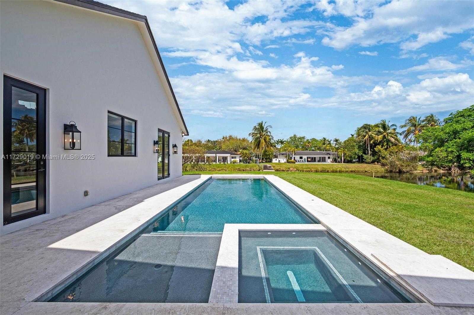 Small Image of 11001 SOUTH WEST 74TH AVE, Pinecrest Number 25