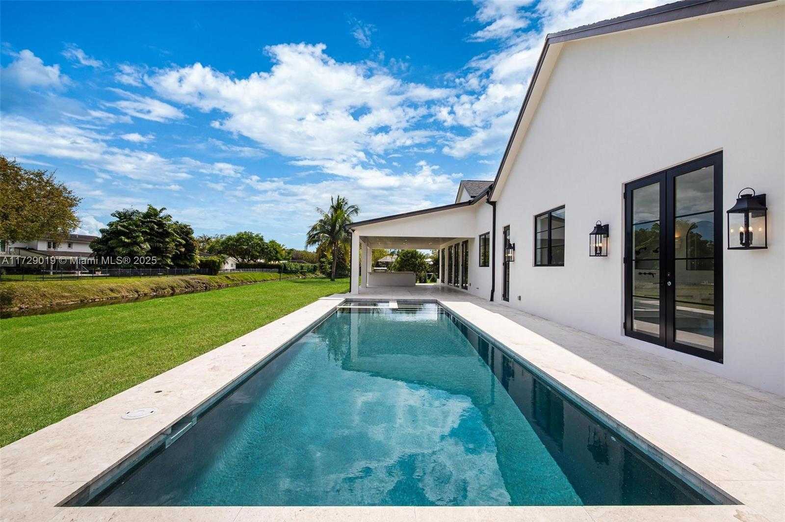 Small Image of 11001 SOUTH WEST 74TH AVE, Pinecrest Number 26