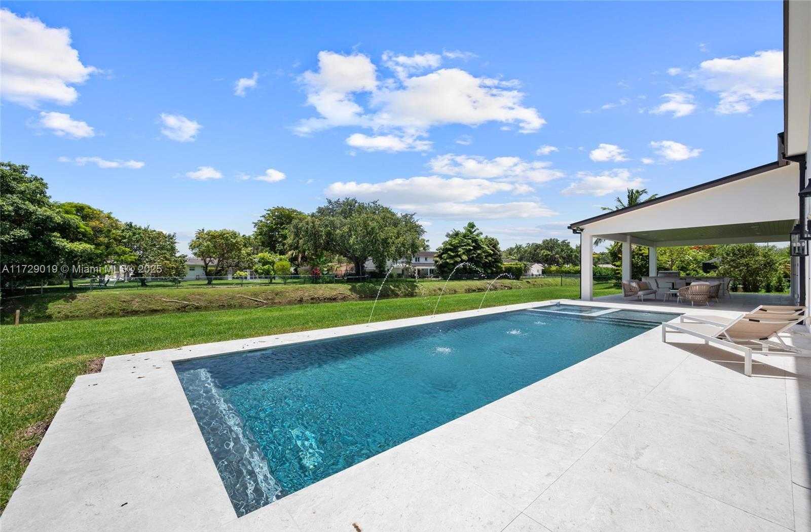 Small Image of 11001 SOUTH WEST 74TH AVE, Pinecrest Number 27