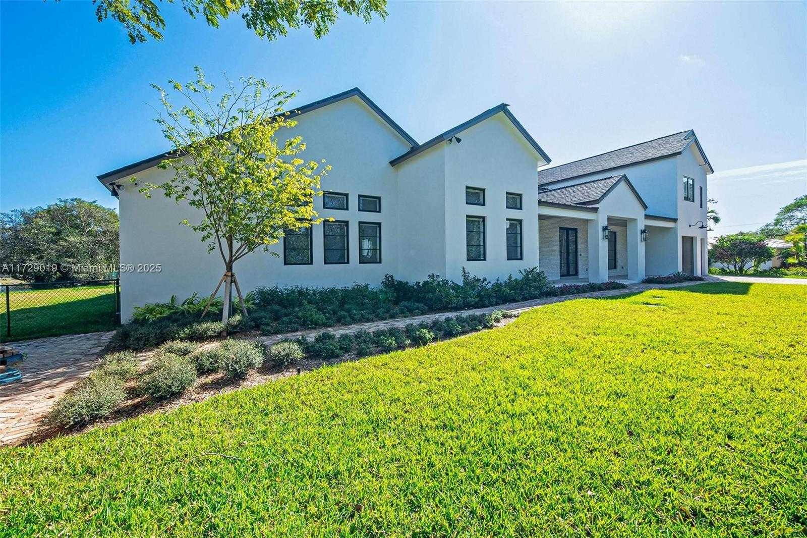 Small Image of 11001 SOUTH WEST 74TH AVE, Pinecrest Number 30