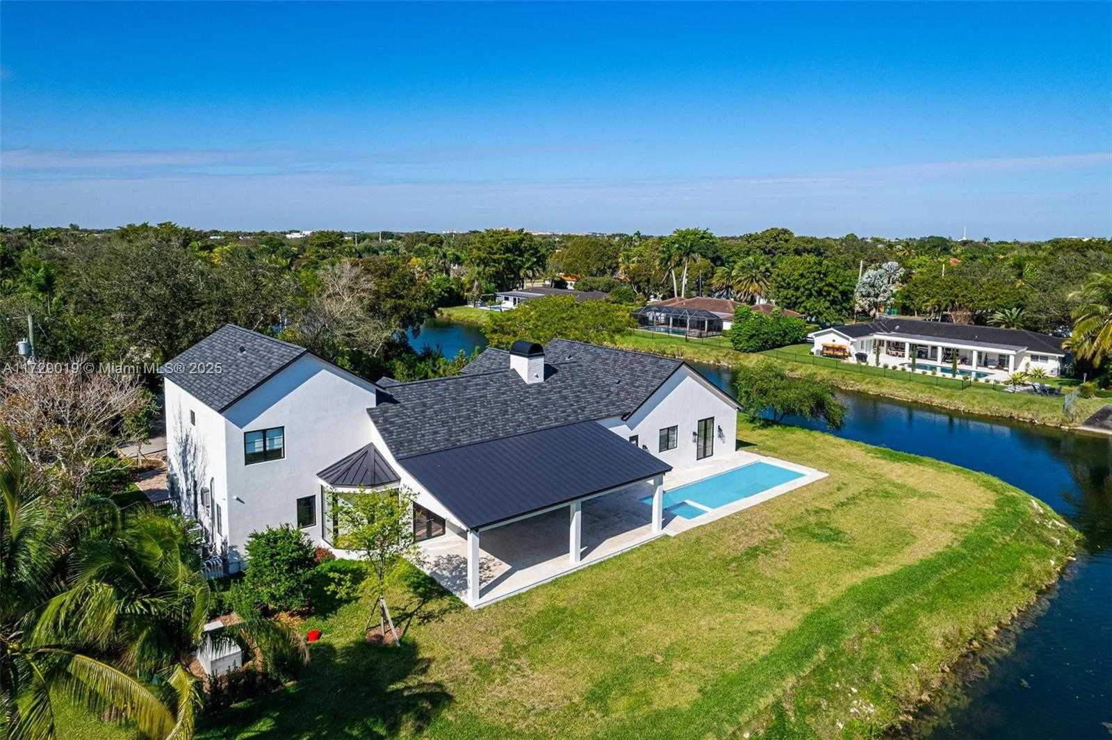 Small Image of 11001 SOUTH WEST 74TH AVE, Pinecrest Number 38