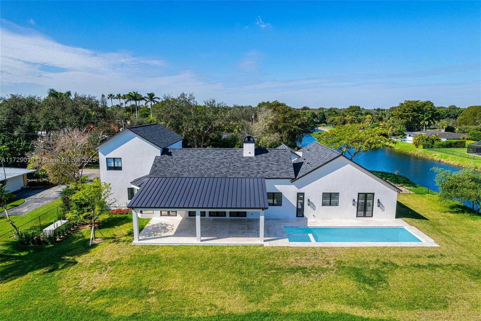 Small Image of 11001 SOUTH WEST 74TH AVE, Pinecrest Number 39