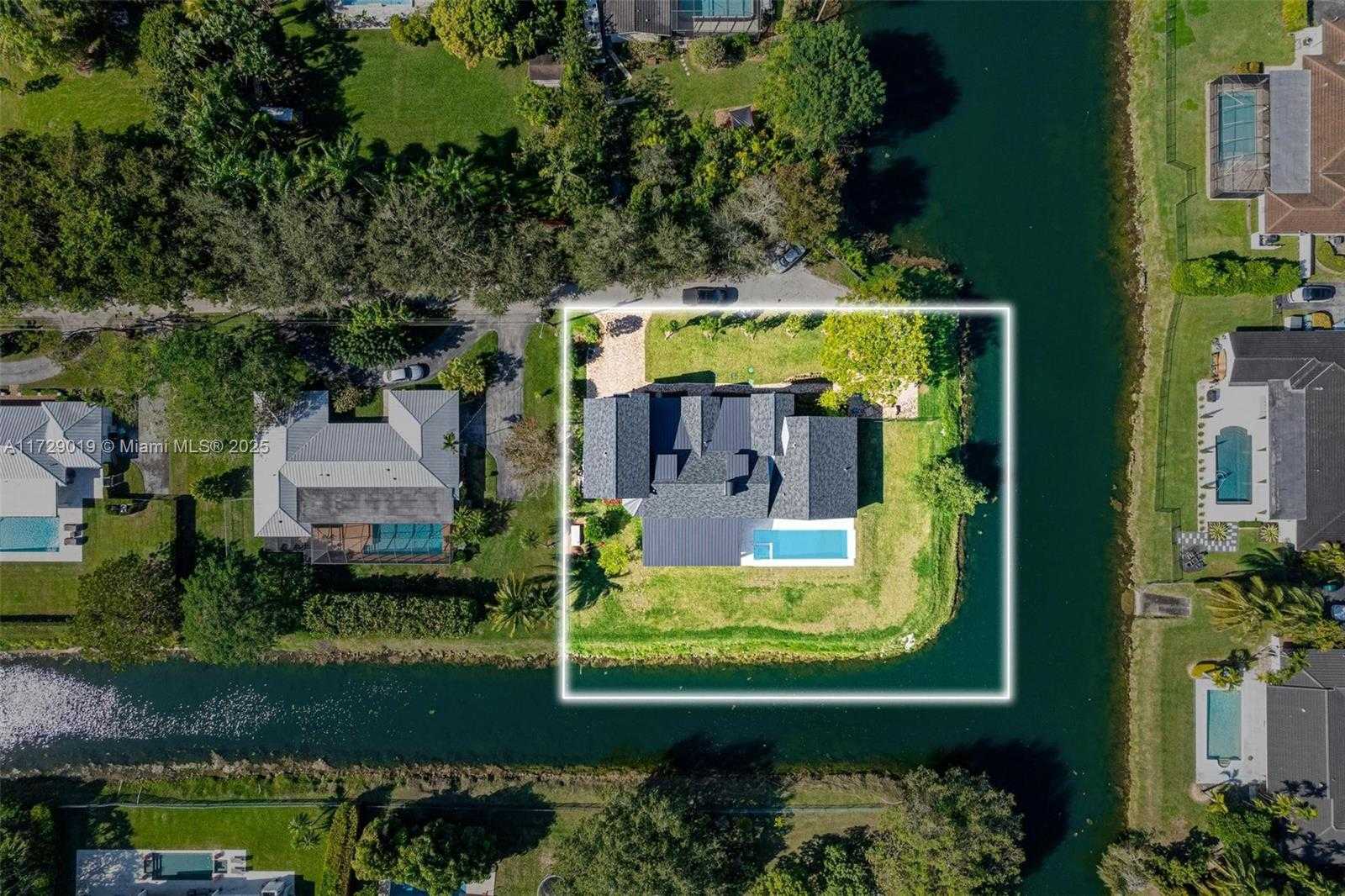Small Image of 11001 SOUTH WEST 74TH AVE, Pinecrest Number 43