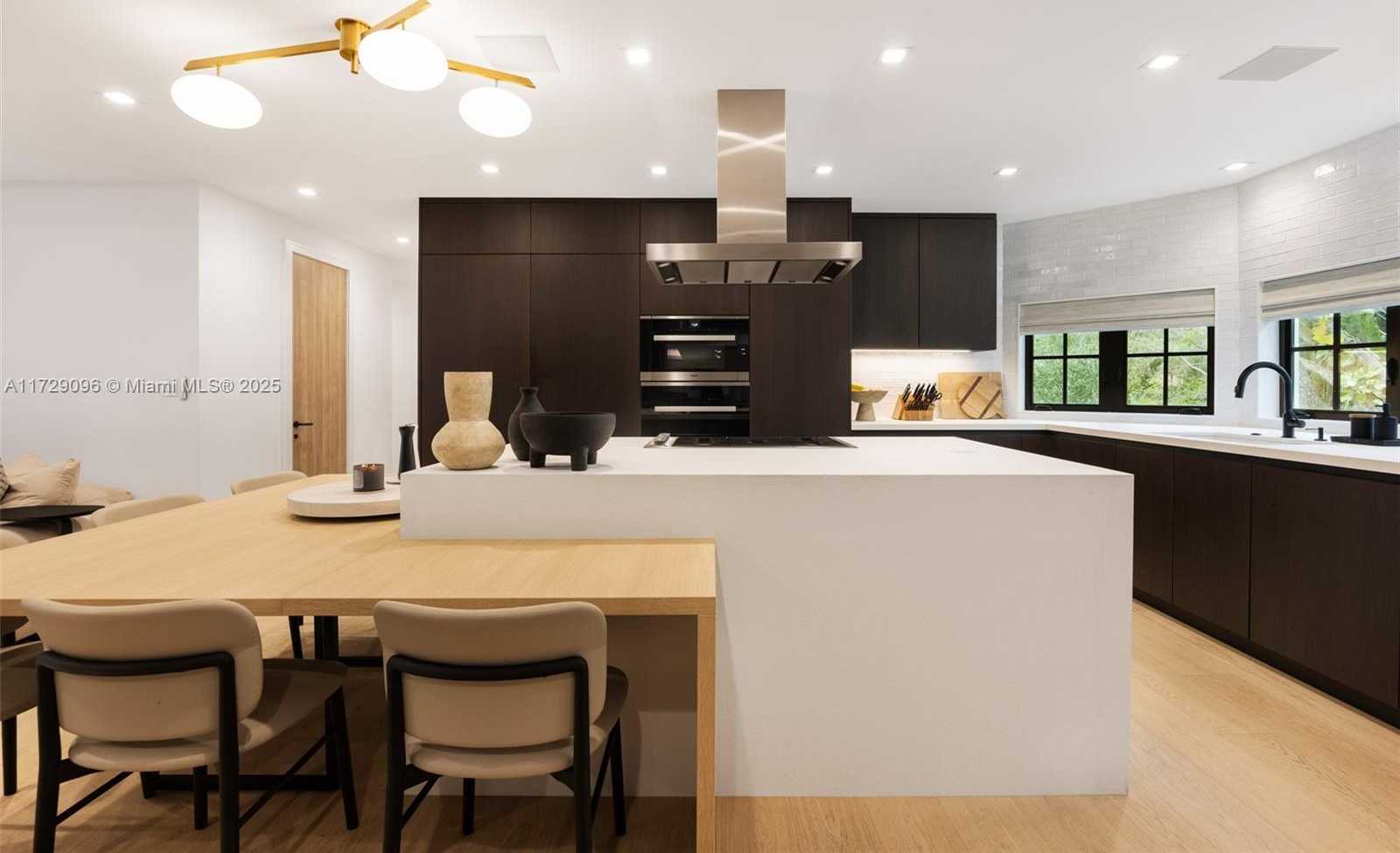 Small Image of 4860 HAMMOCK LAKE DR, Coral Gables Number 18
