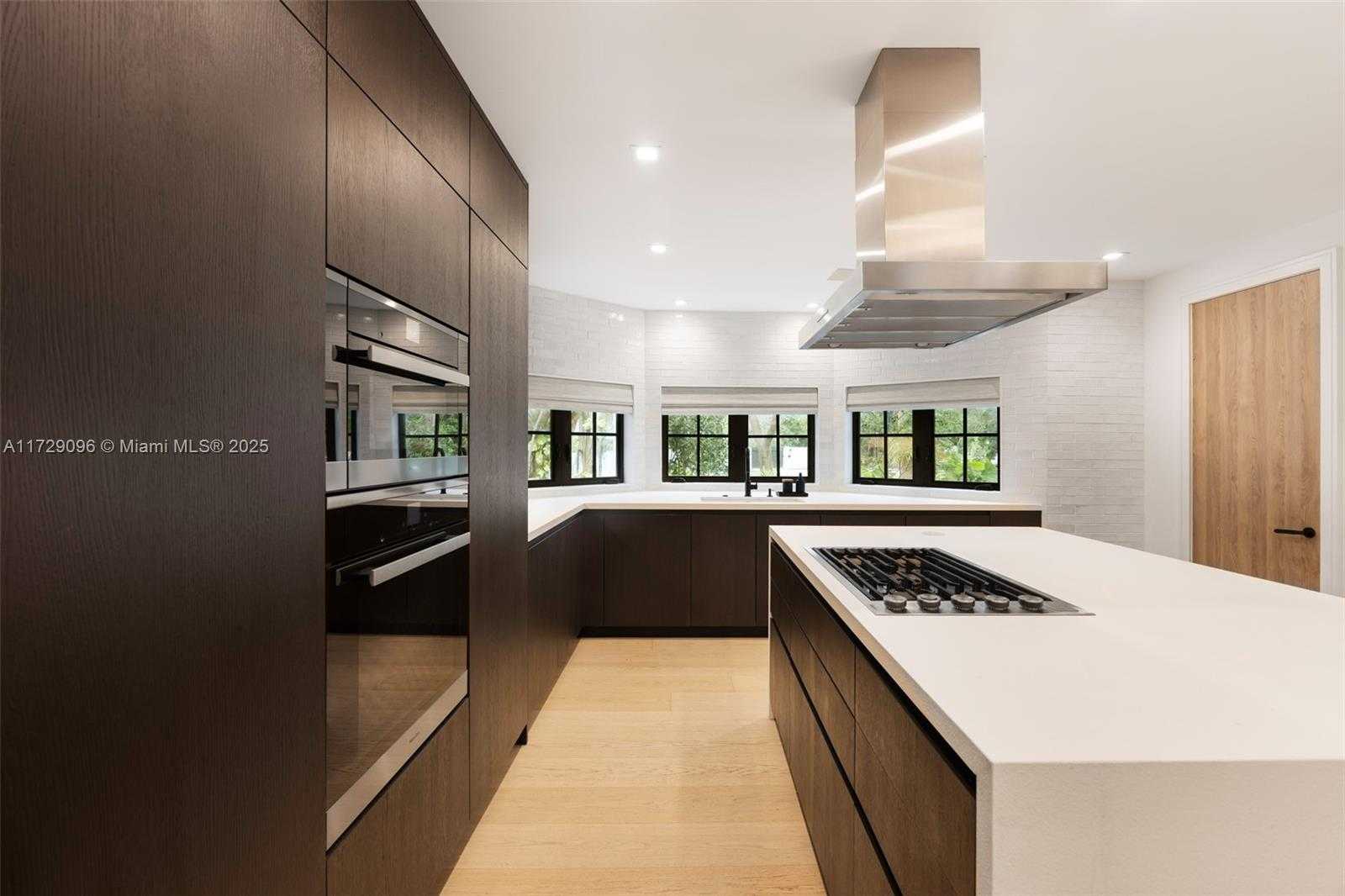 Small Image of 4860 HAMMOCK LAKE DR, Coral Gables Number 20