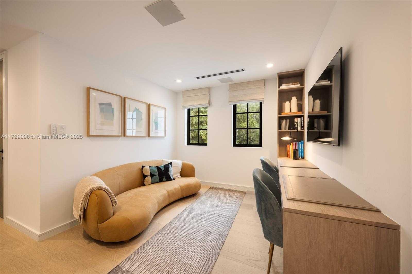 Small Image of 4860 HAMMOCK LAKE DR, Coral Gables Number 23