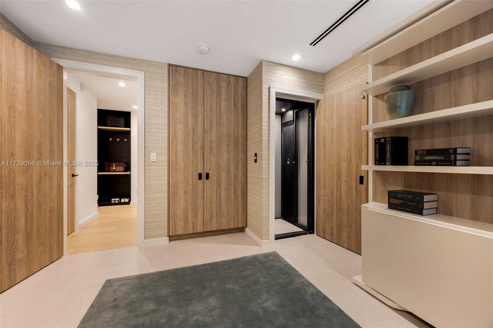 Small Image of 4860 HAMMOCK LAKE DR, Coral Gables Number 25