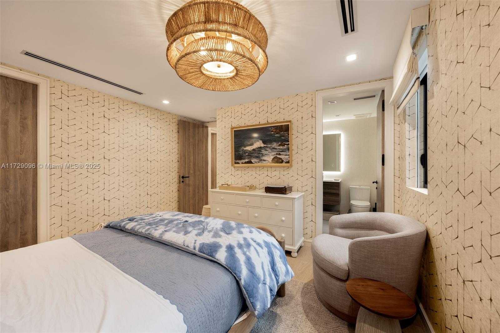 Small Image of 4860 HAMMOCK LAKE DR, Coral Gables Number 33