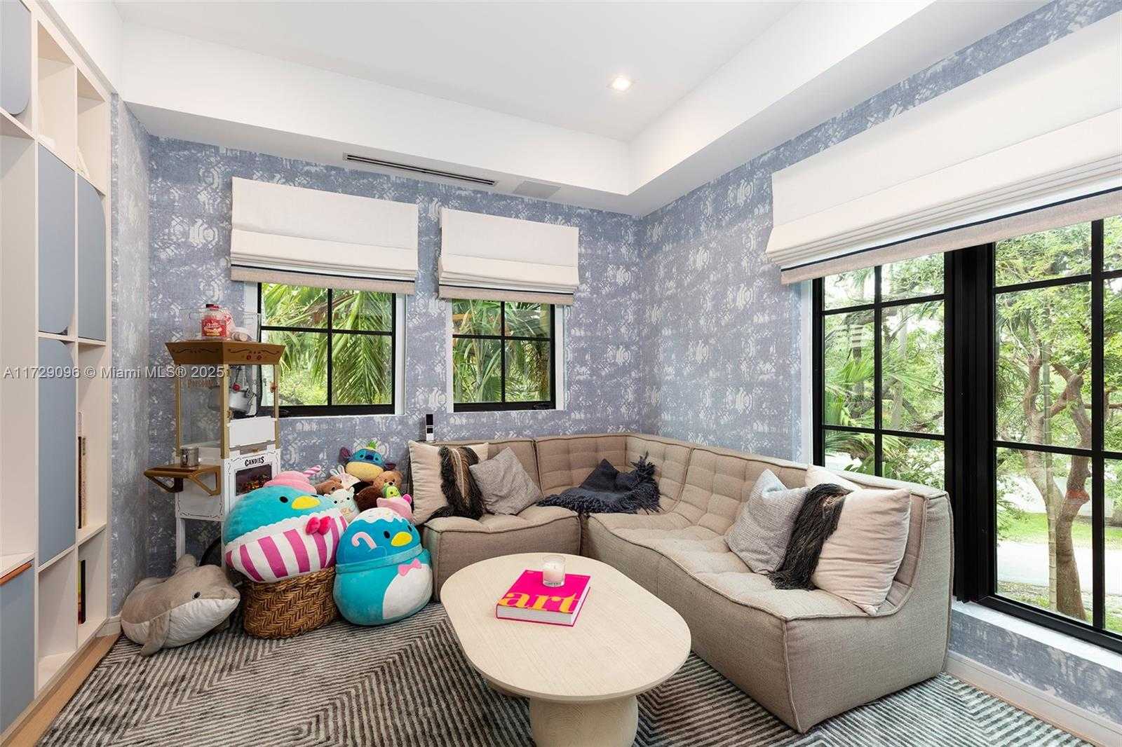 Small Image of 4860 HAMMOCK LAKE DR, Coral Gables Number 35