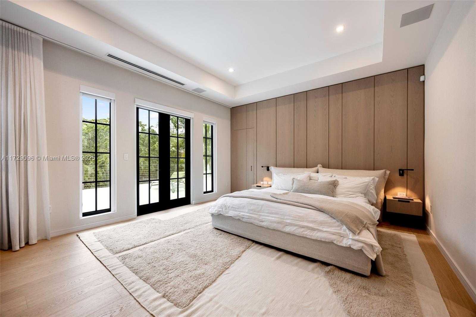 Small Image of 4860 HAMMOCK LAKE DR, Coral Gables Number 36