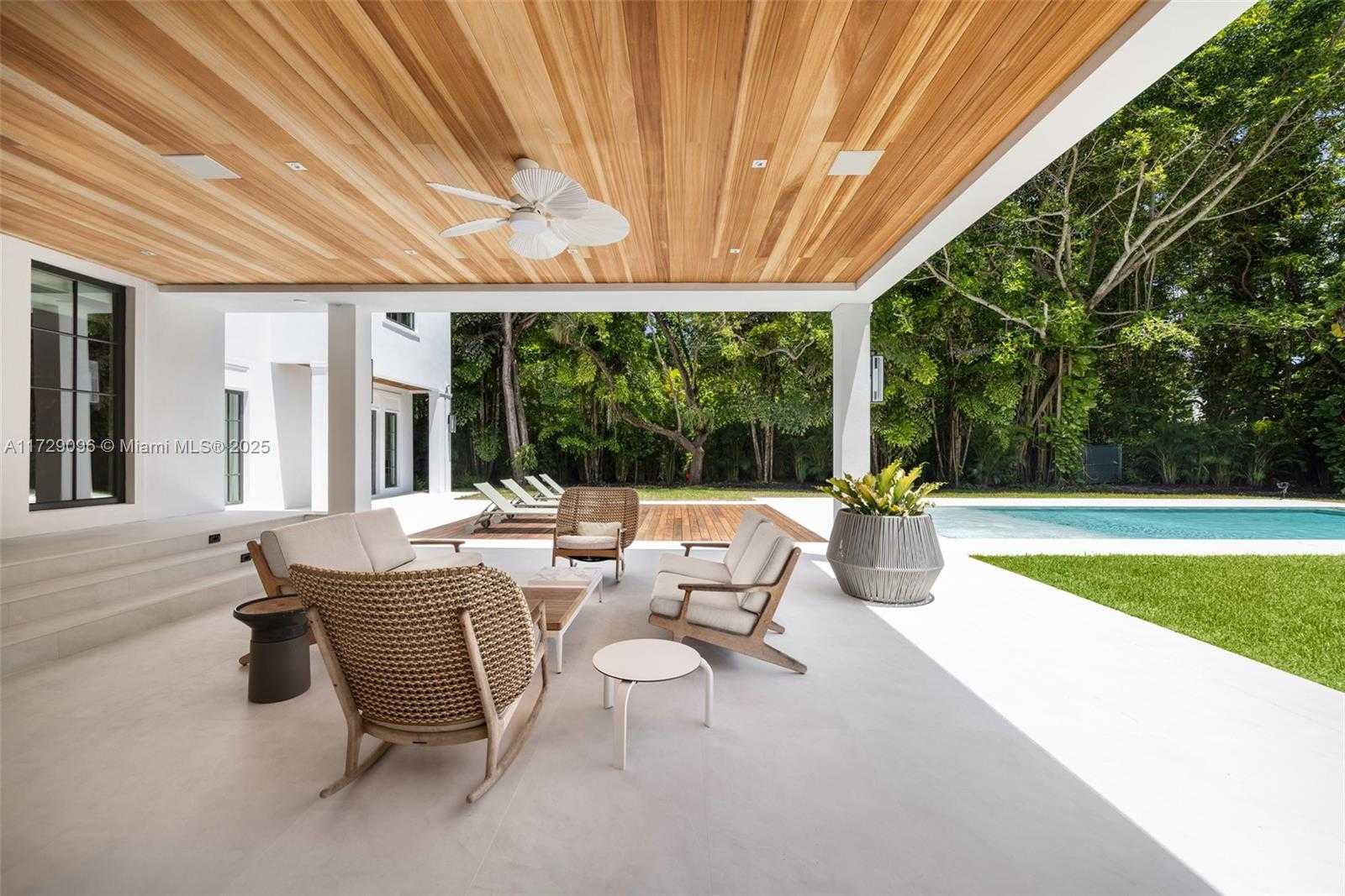 Small Image of 4860 HAMMOCK LAKE DR, Coral Gables Number 47
