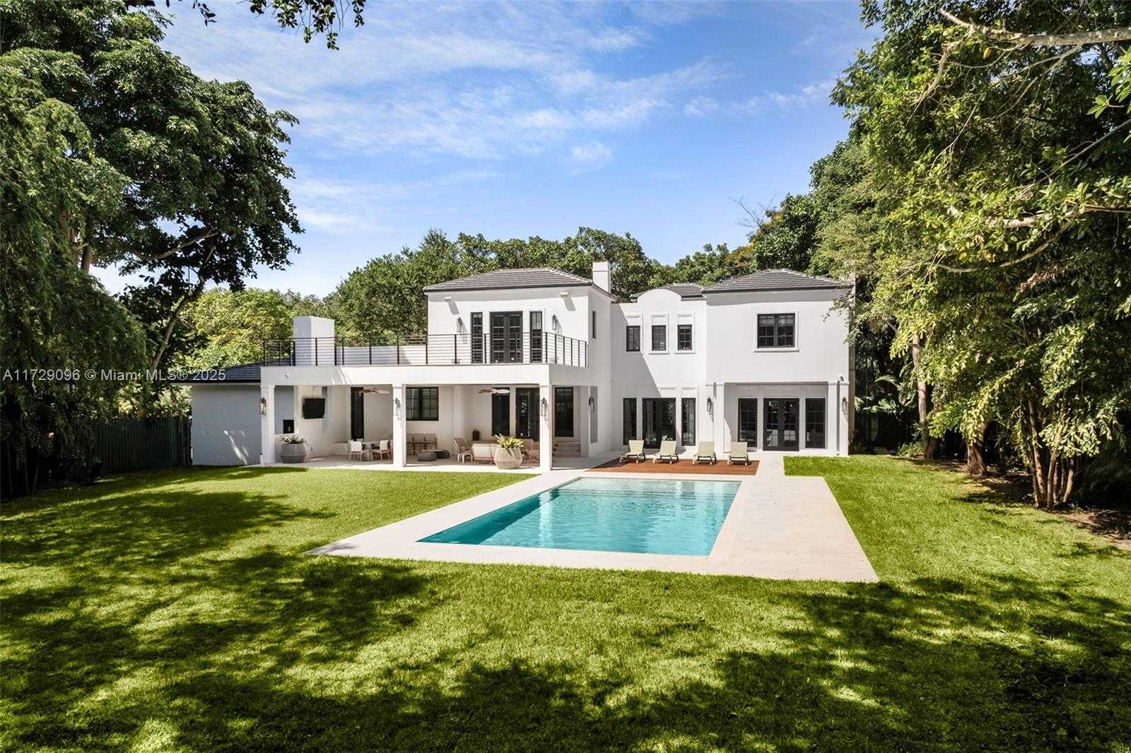 Small Image of 4860 HAMMOCK LAKE DR, Coral Gables Number 50