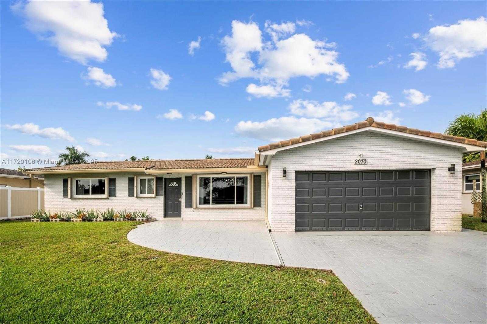 Small Image of 2070 NORTH WEST 84TH TER, Pembroke Pines Number 2