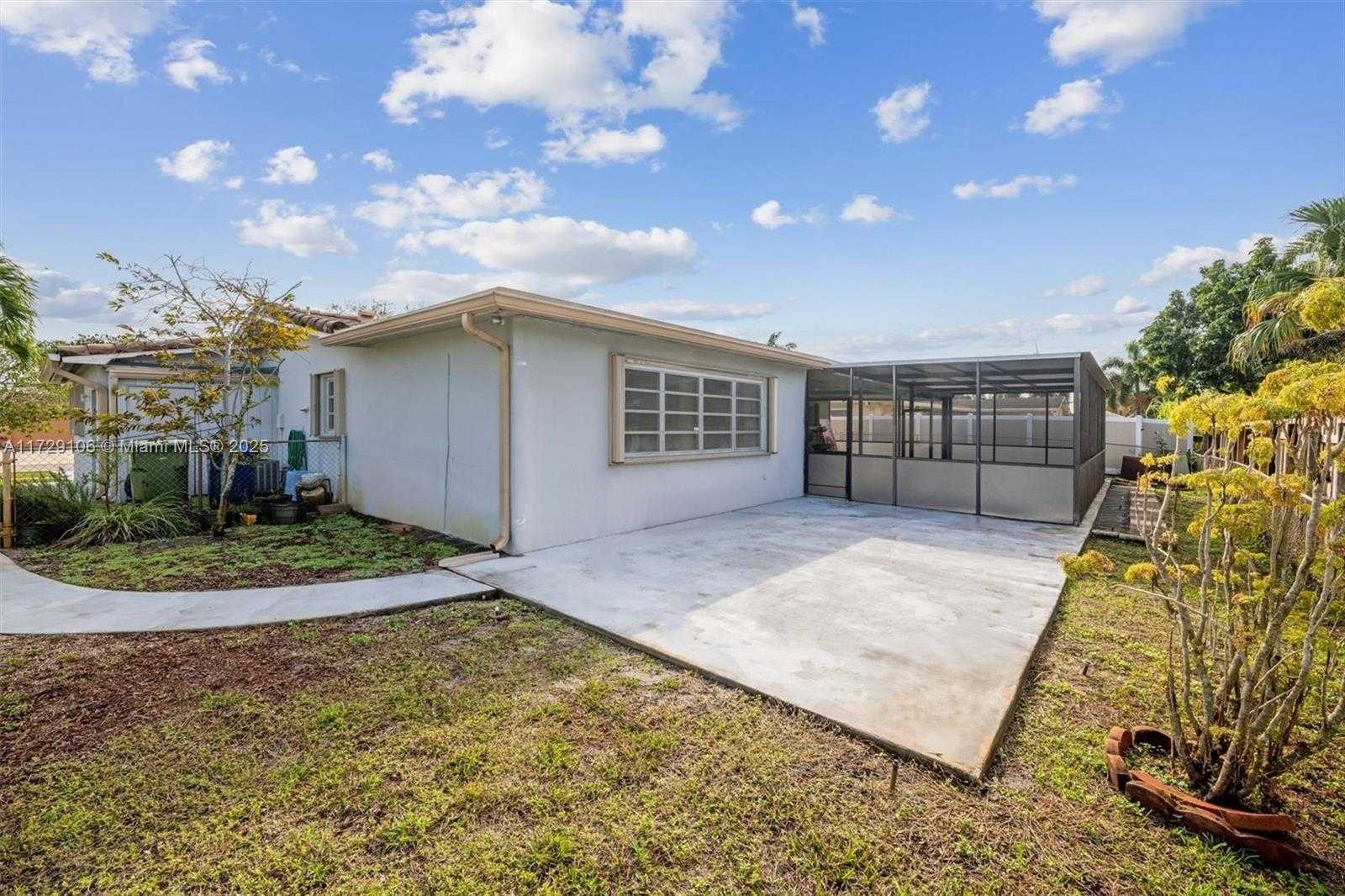 Small Image of 2070 NORTH WEST 84TH TER, Pembroke Pines Number 20