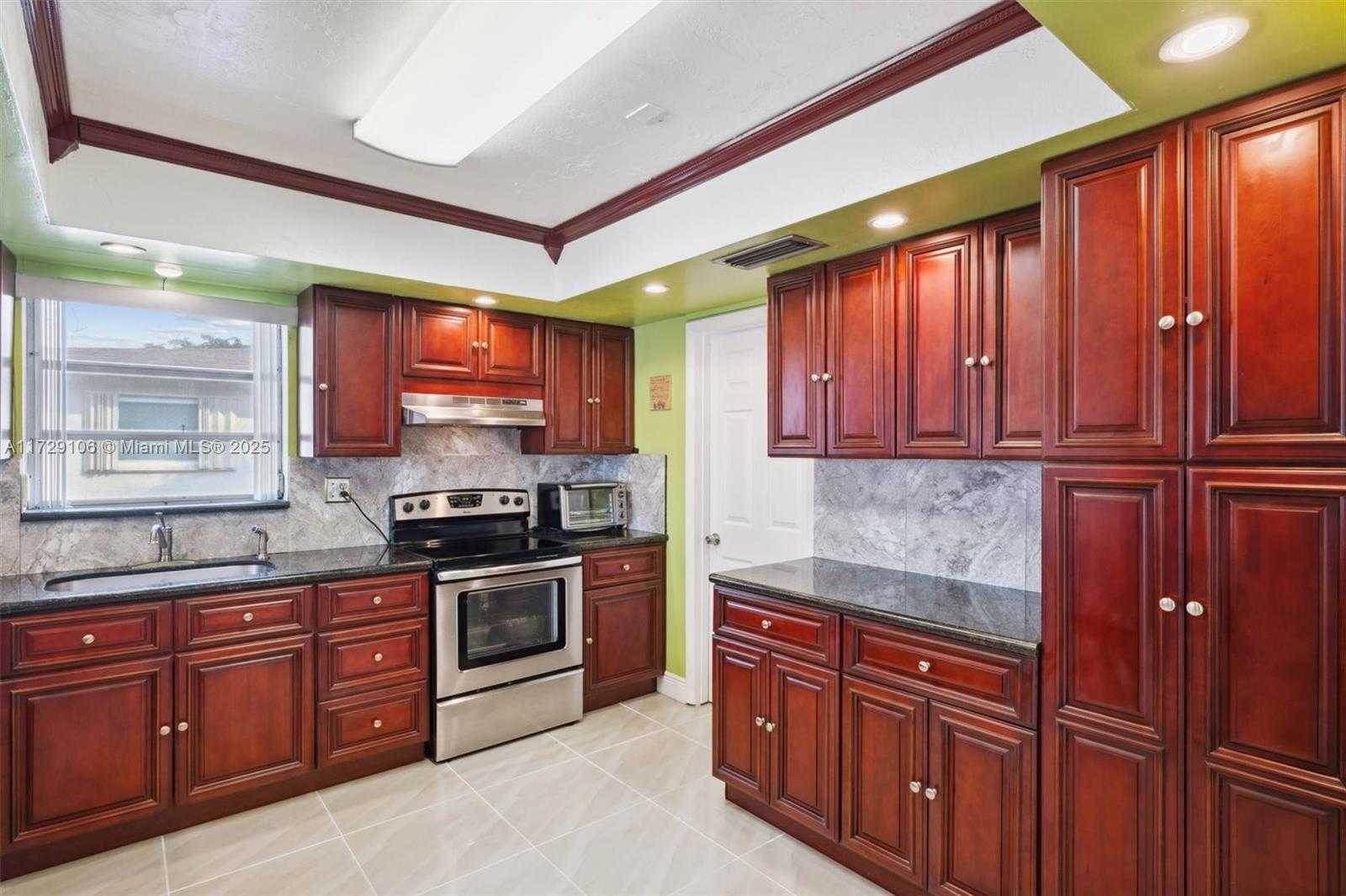 Small Image of 2070 NORTH WEST 84TH TER, Pembroke Pines Number 9