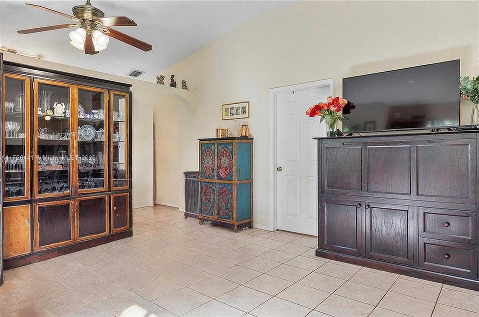 Small Image of 470 SOUTH EAST 30TH DR, Homestead Number 11