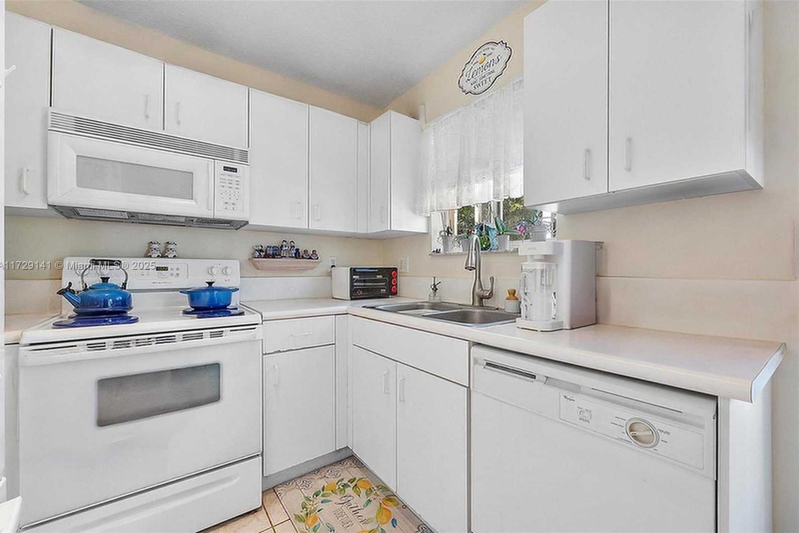Small Image of 470 SOUTH EAST 30TH DR, Homestead Number 13
