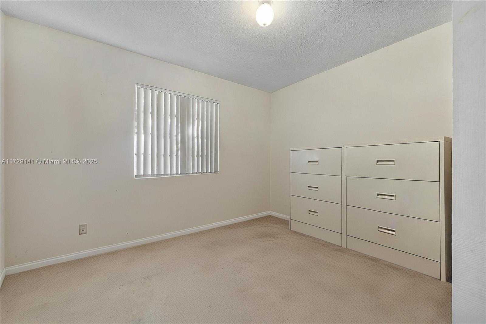 Small Image of 470 SOUTH EAST 30TH DR, Homestead Number 21