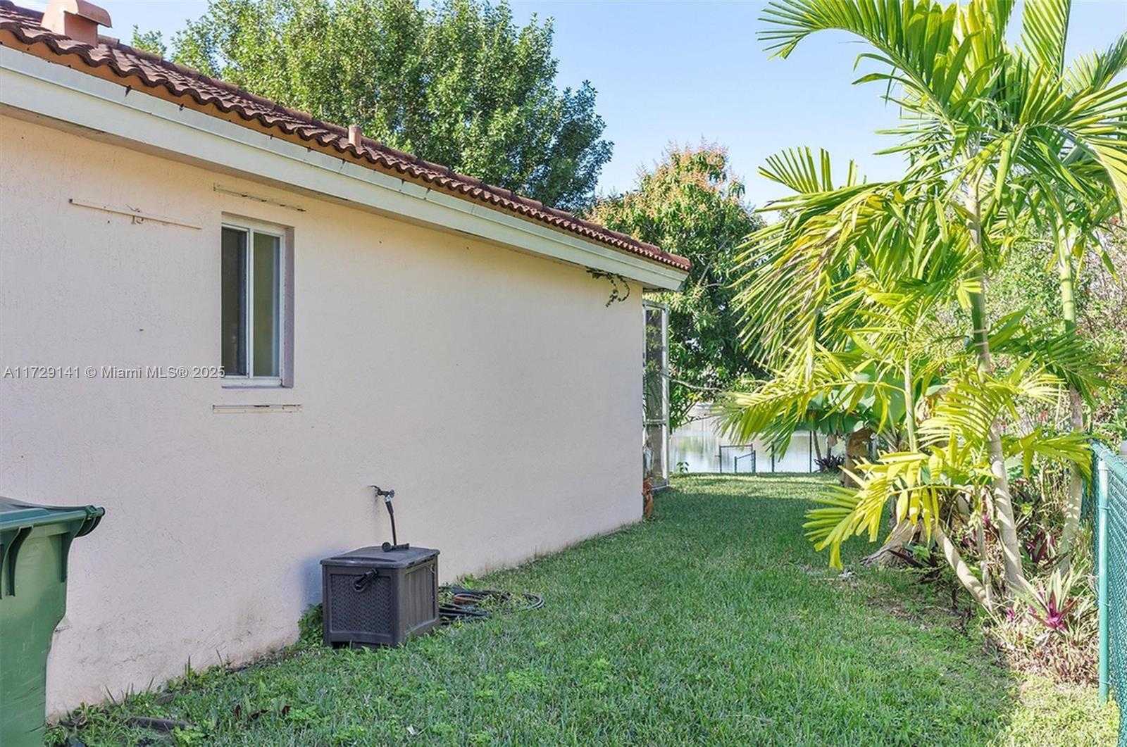 Small Image of 470 SOUTH EAST 30TH DR, Homestead Number 33
