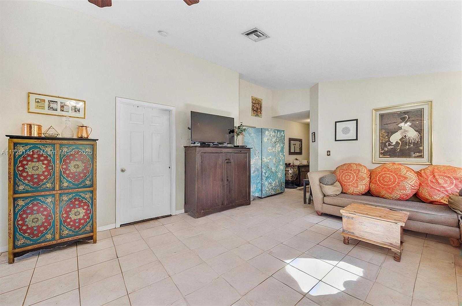 Small Image of 470 SOUTH EAST 30TH DR, Homestead Number 5