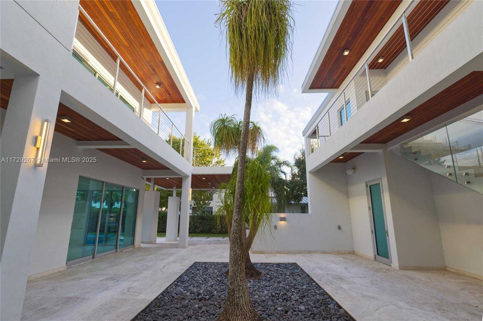 Small Image of 9101 SOUTH WEST 69TH CT, Pinecrest Number 14