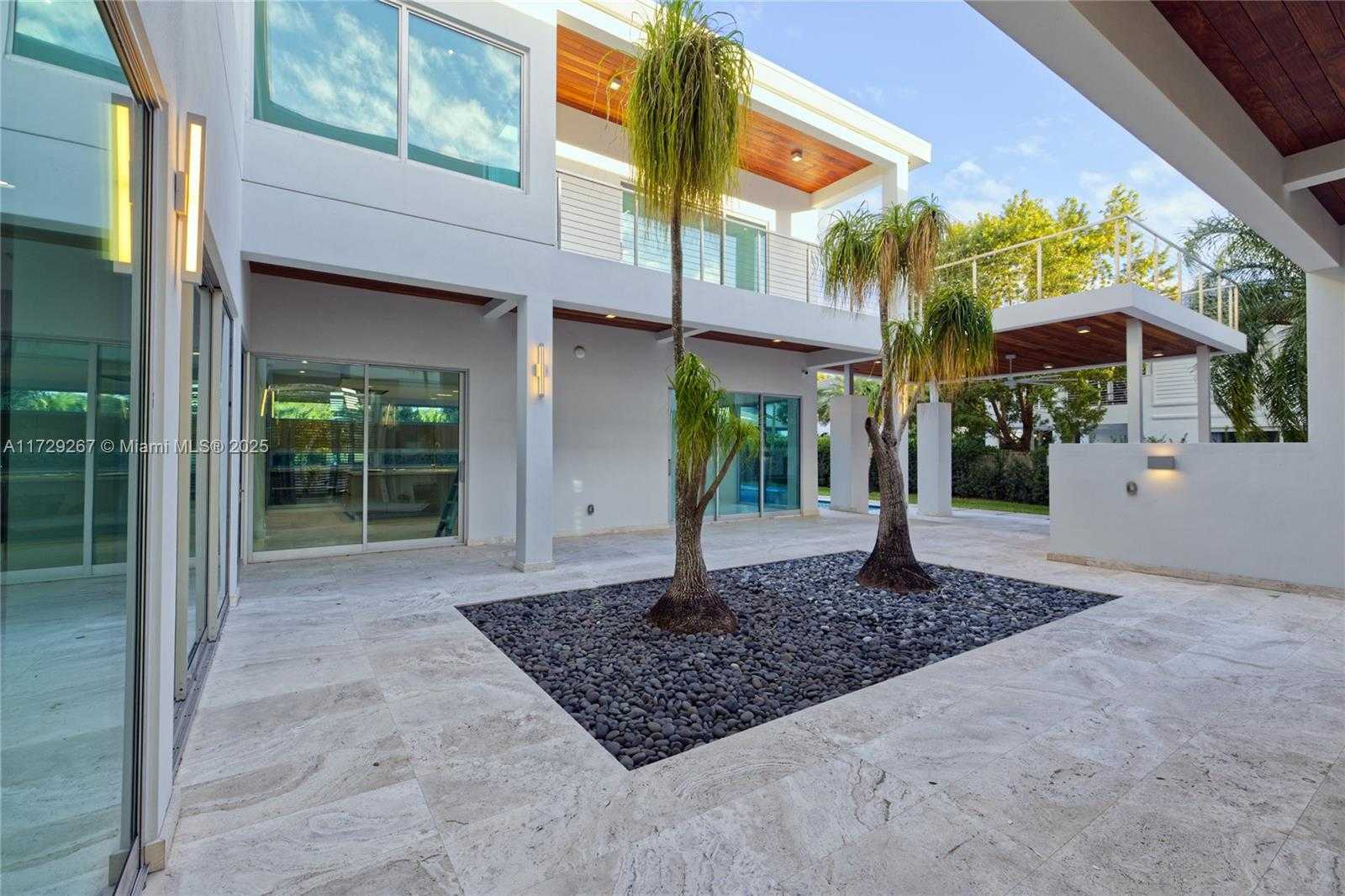 Small Image of 9101 SOUTH WEST 69TH CT, Pinecrest Number 15