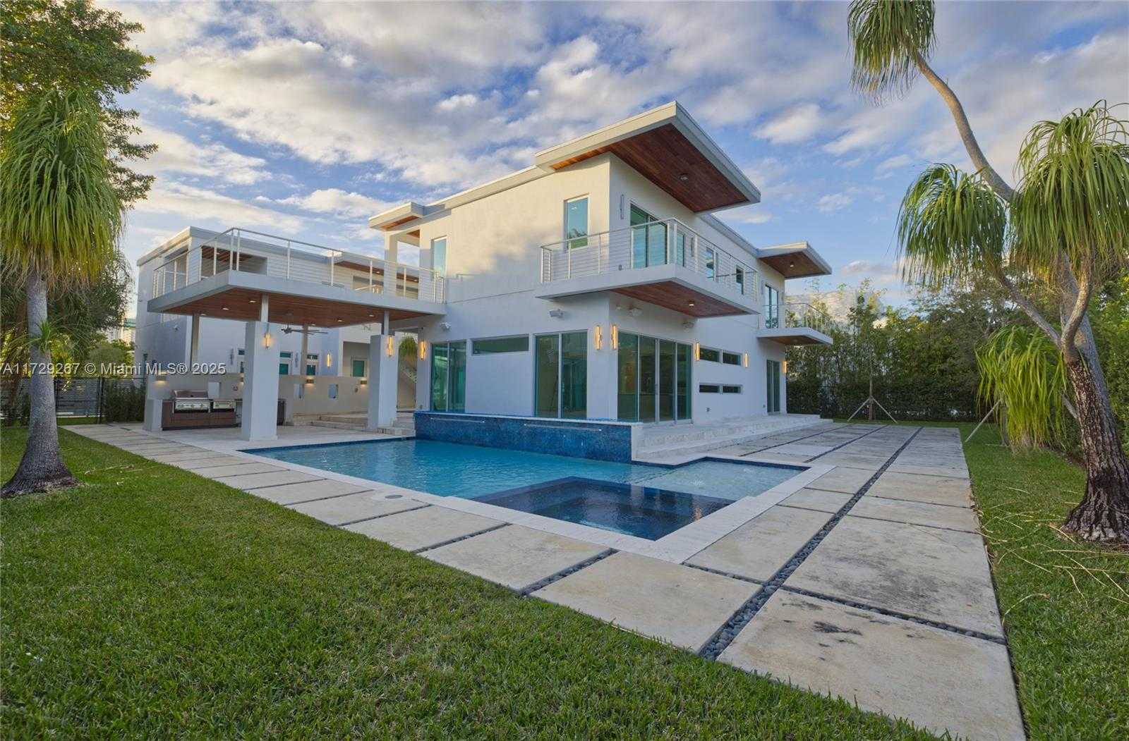 Small Image of 9101 SOUTH WEST 69TH CT, Pinecrest Number 16