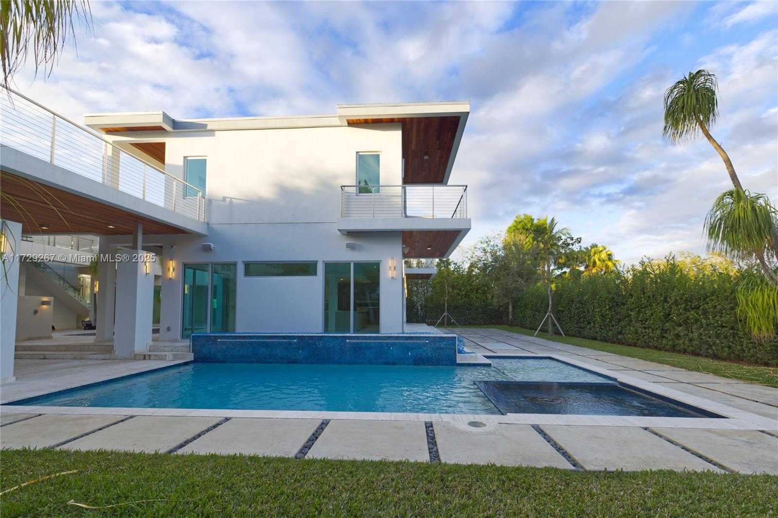 Small Image of 9101 SOUTH WEST 69TH CT, Pinecrest Number 18