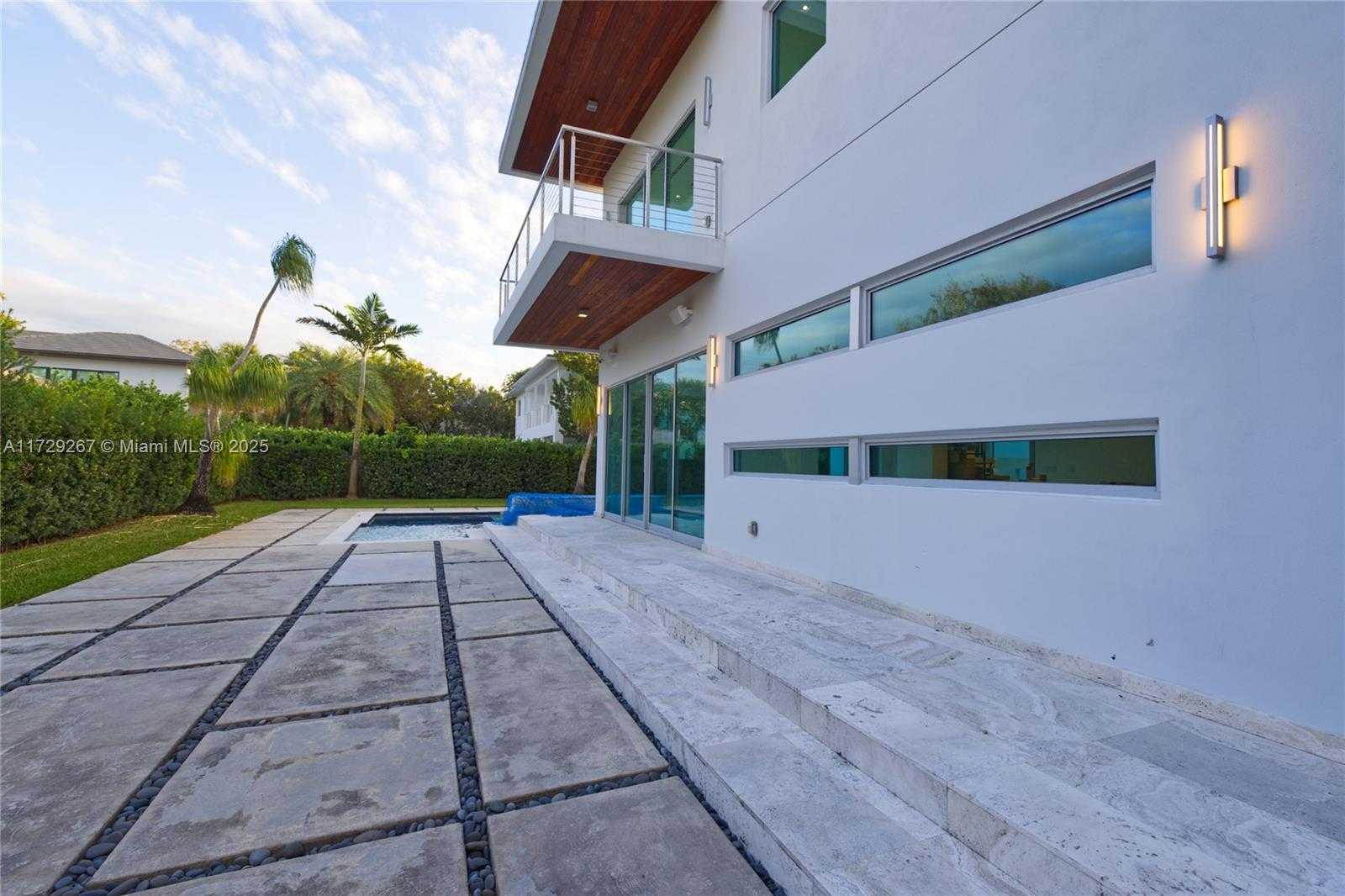 Small Image of 9101 SOUTH WEST 69TH CT, Pinecrest Number 22
