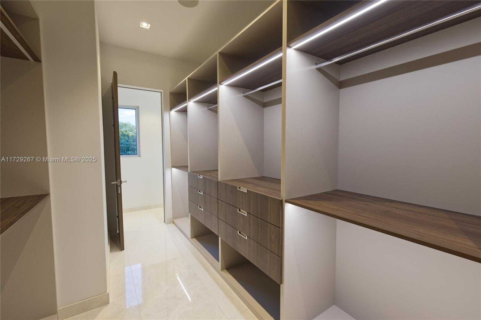 Small Image of 9101 SOUTH WEST 69TH CT, Pinecrest Number 56