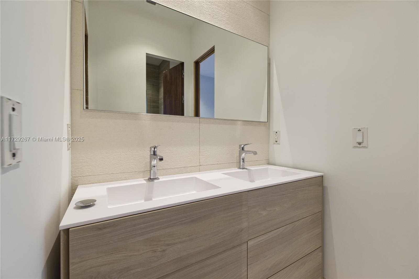 Small Image of 9101 SOUTH WEST 69TH CT, Pinecrest Number 67