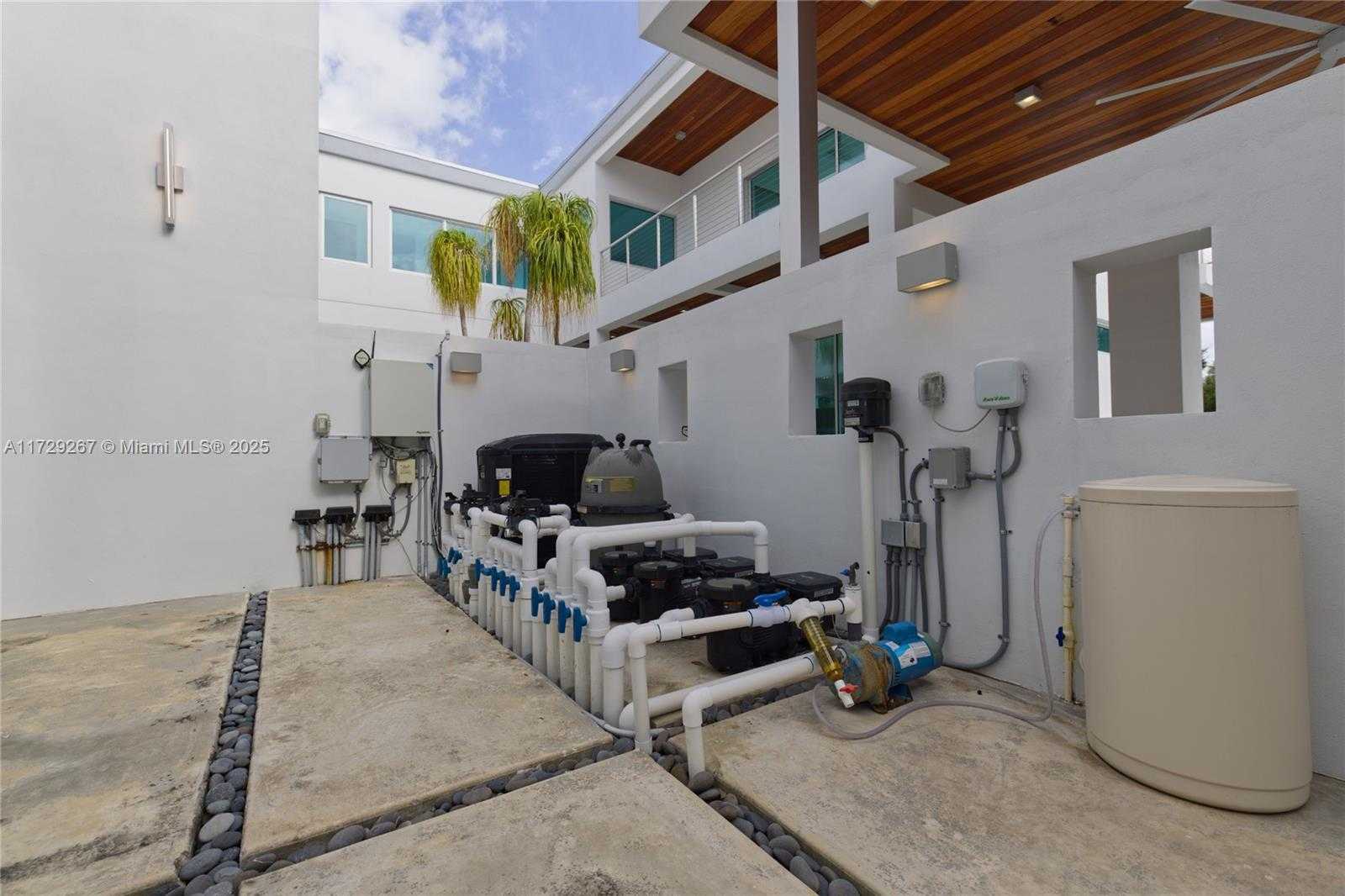 Small Image of 9101 SOUTH WEST 69TH CT, Pinecrest Number 69