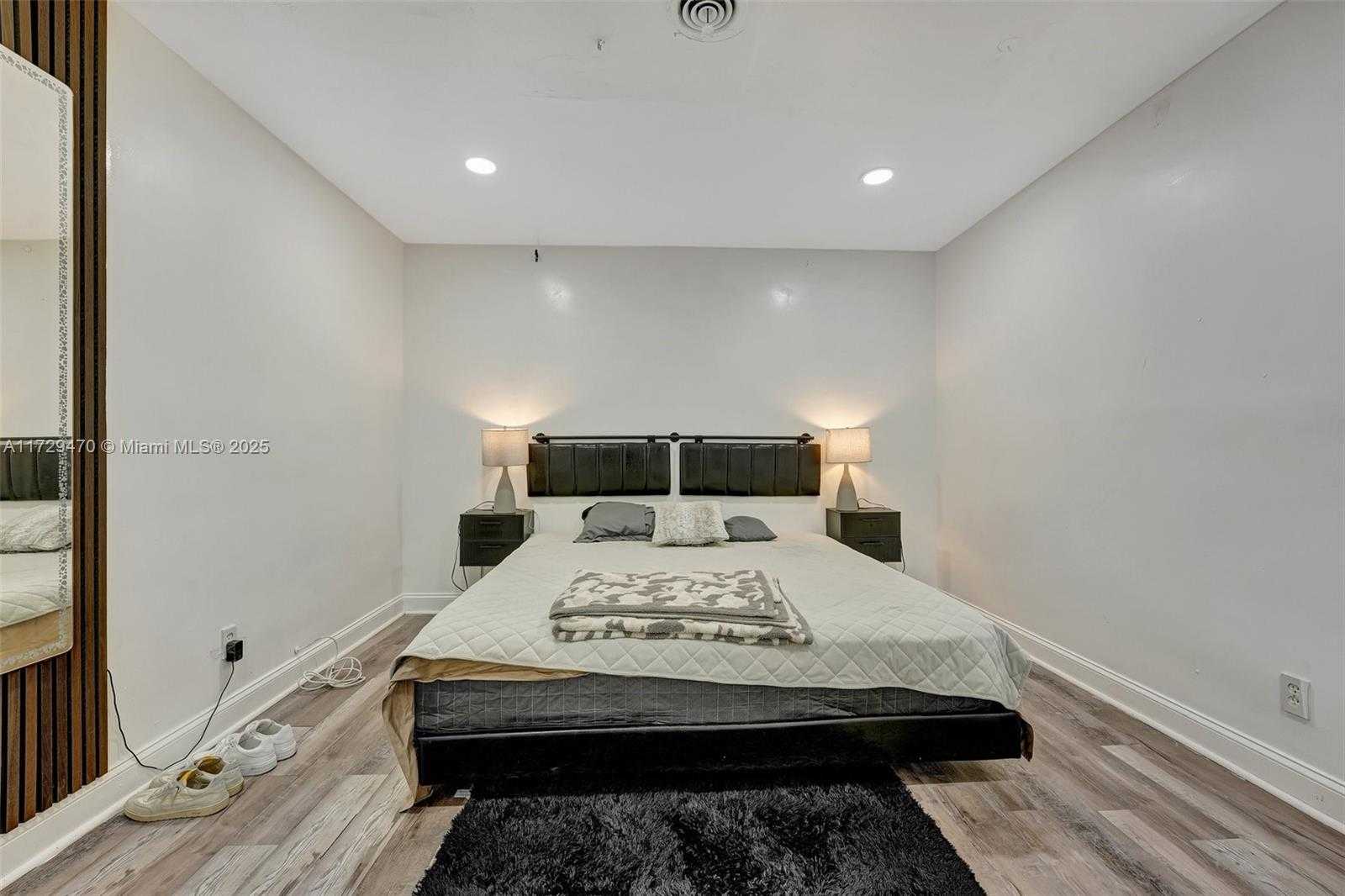 Small Image of 18600 NORTH EAST 7TH CT, North Miami Beach Number 15