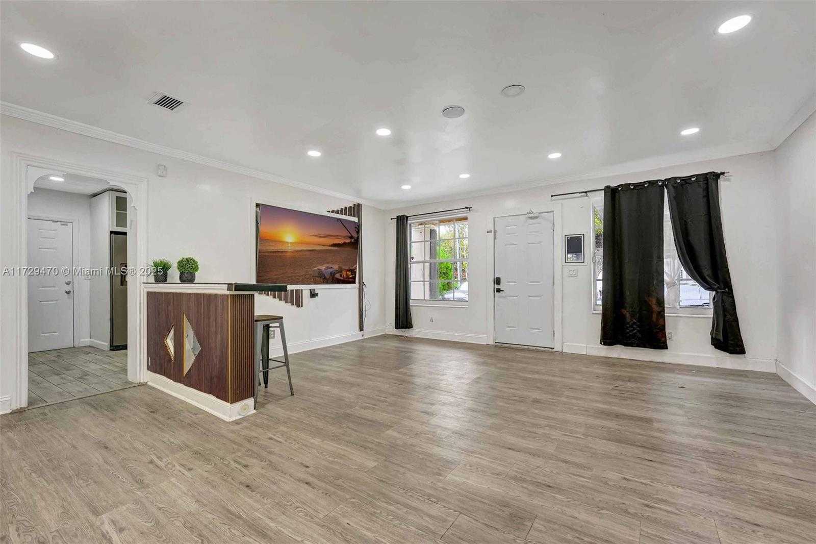 Small Image of 18600 NORTH EAST 7TH CT, North Miami Beach Number 24