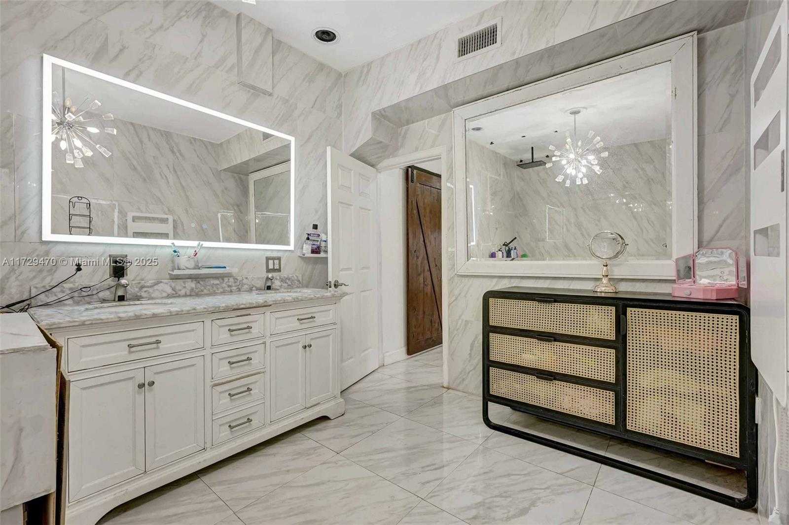 Small Image of 18600 NORTH EAST 7TH CT, North Miami Beach Number 33