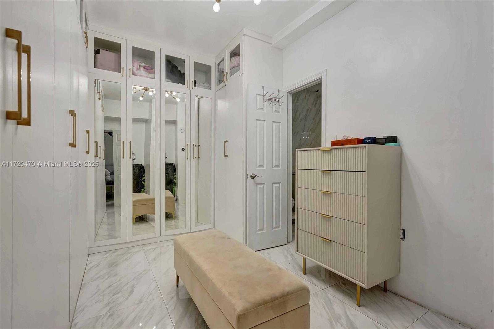 Small Image of 18600 NORTH EAST 7TH CT, North Miami Beach Number 34