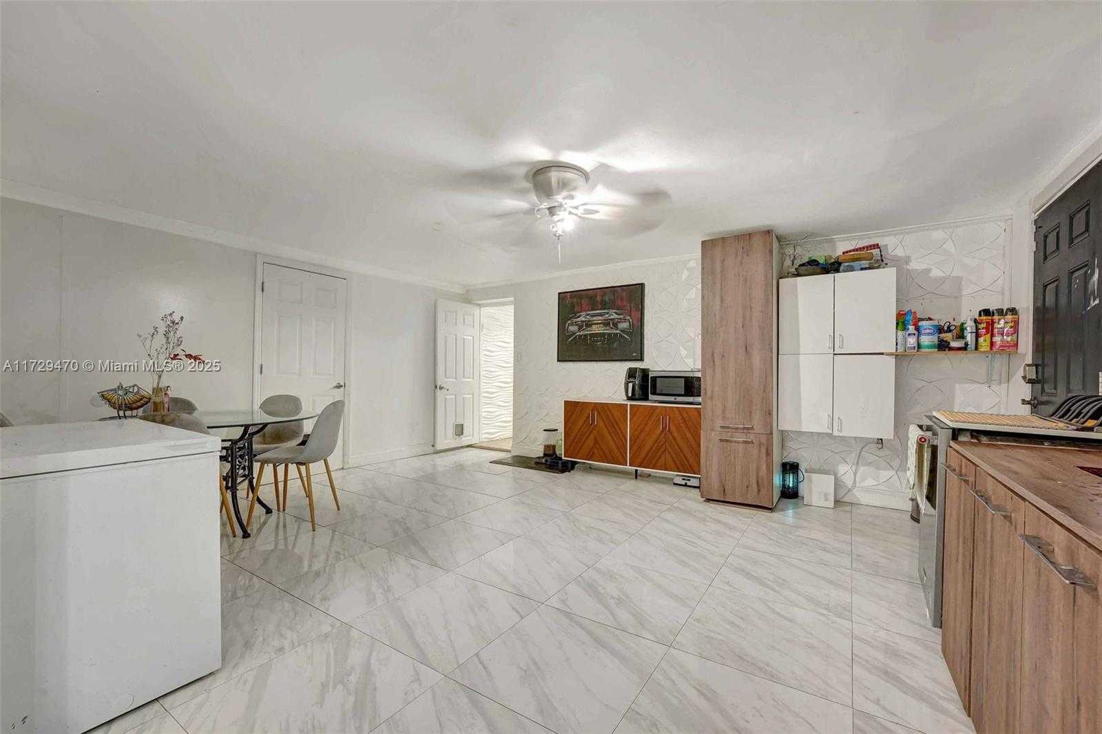 Small Image of 18600 NORTH EAST 7TH CT, North Miami Beach Number 36