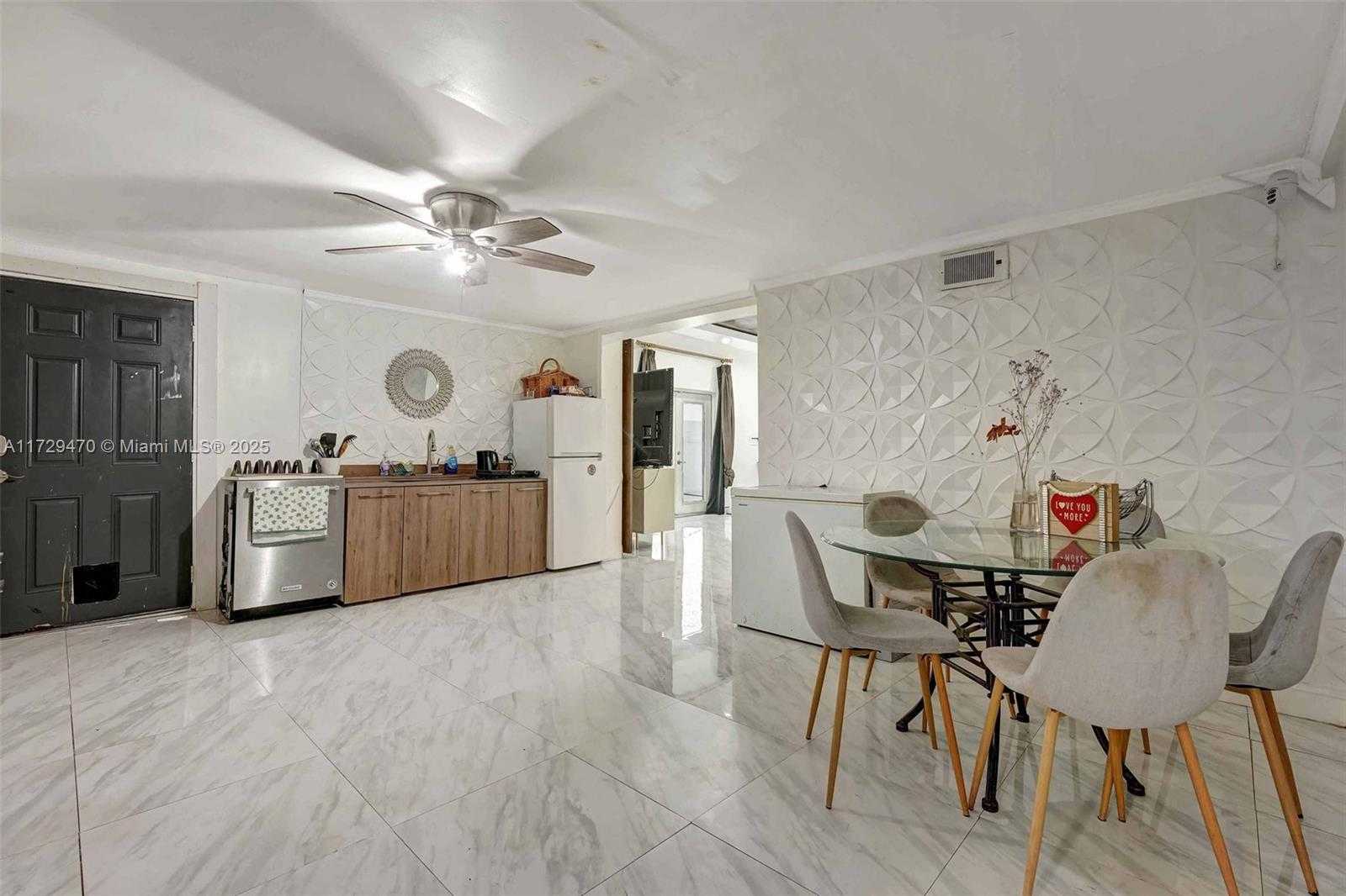 Small Image of 18600 NORTH EAST 7TH CT, North Miami Beach Number 37