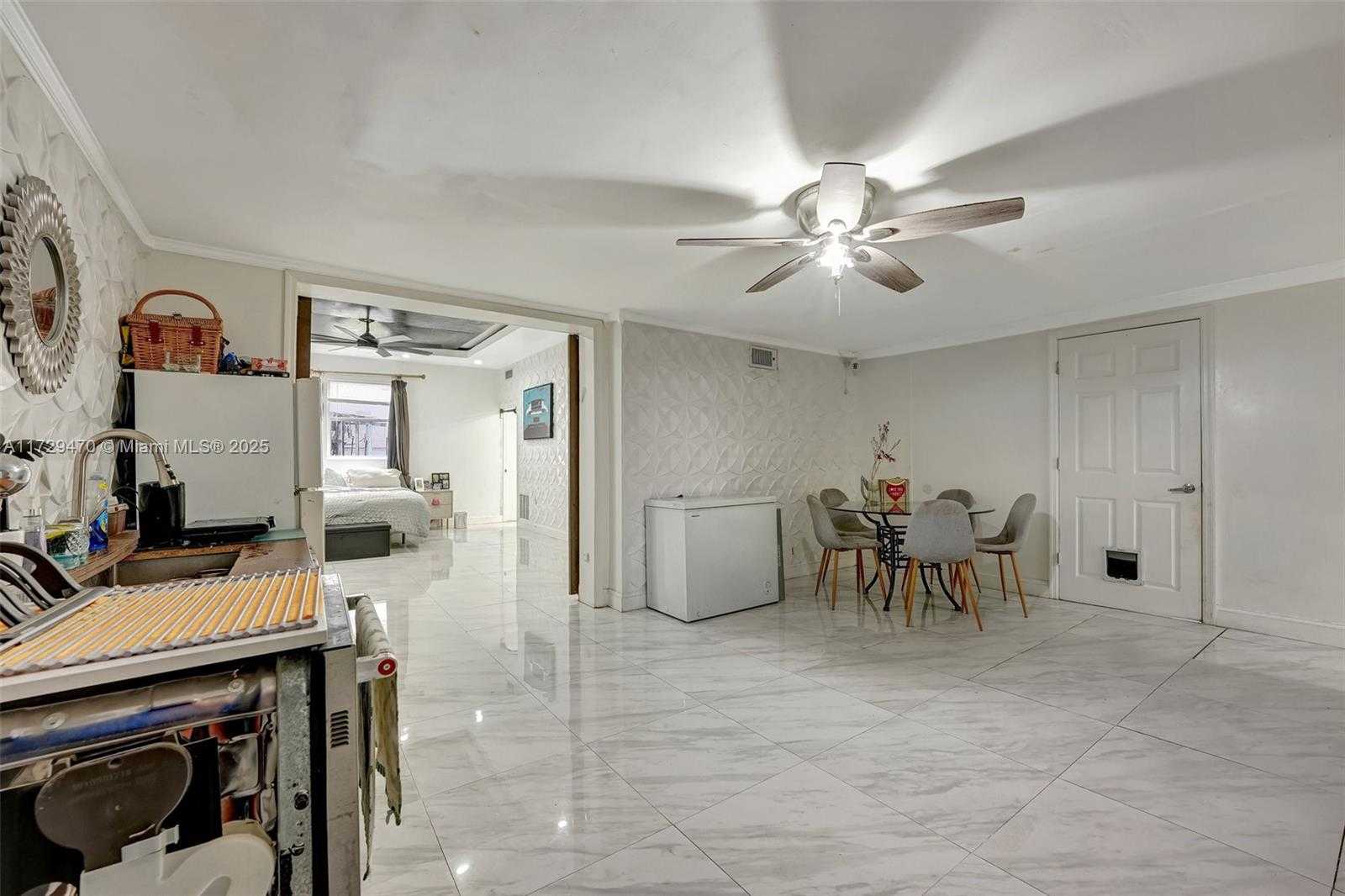 Small Image of 18600 NORTH EAST 7TH CT, North Miami Beach Number 39