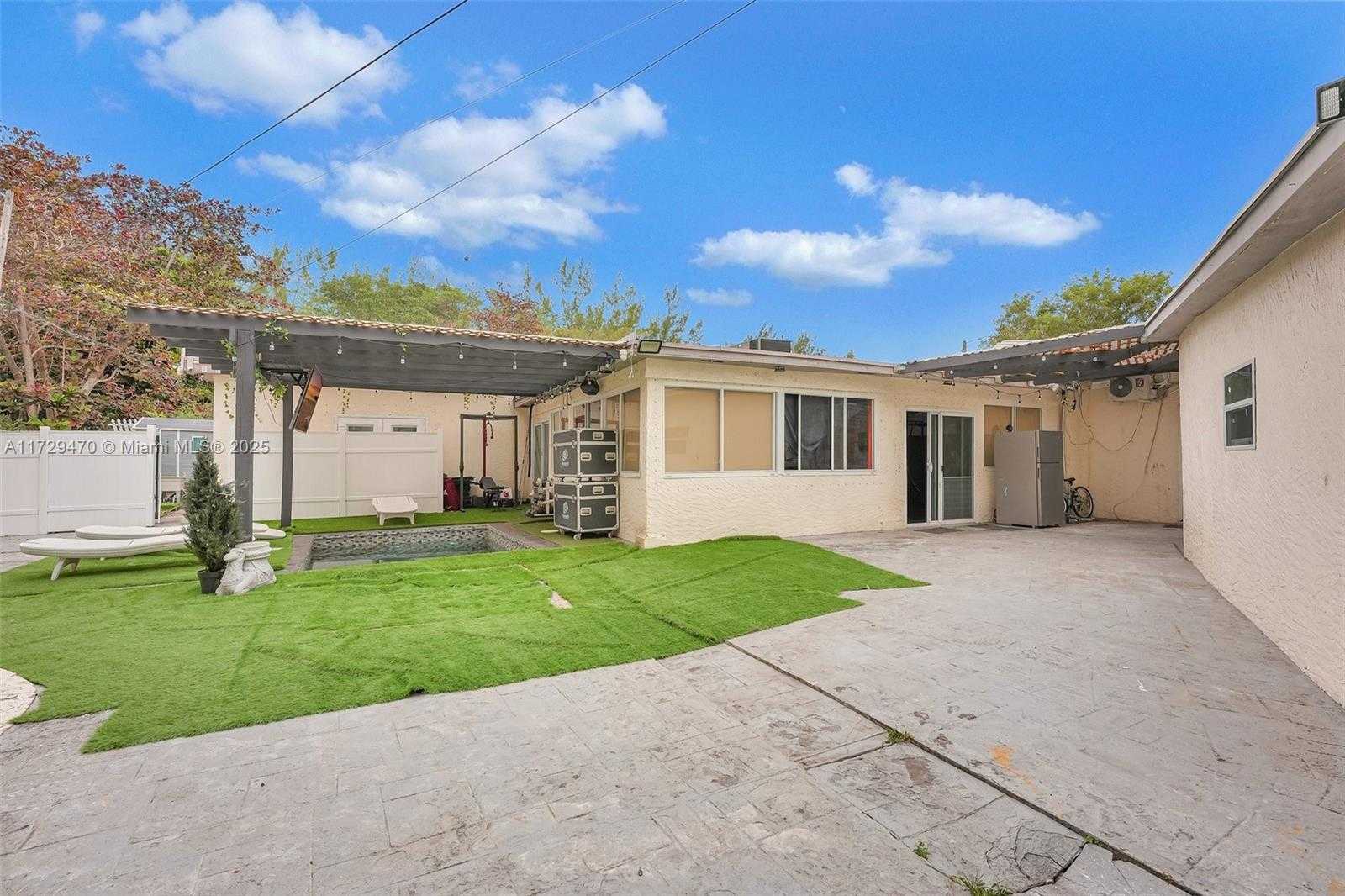 Small Image of 18600 NORTH EAST 7TH CT, North Miami Beach Number 42
