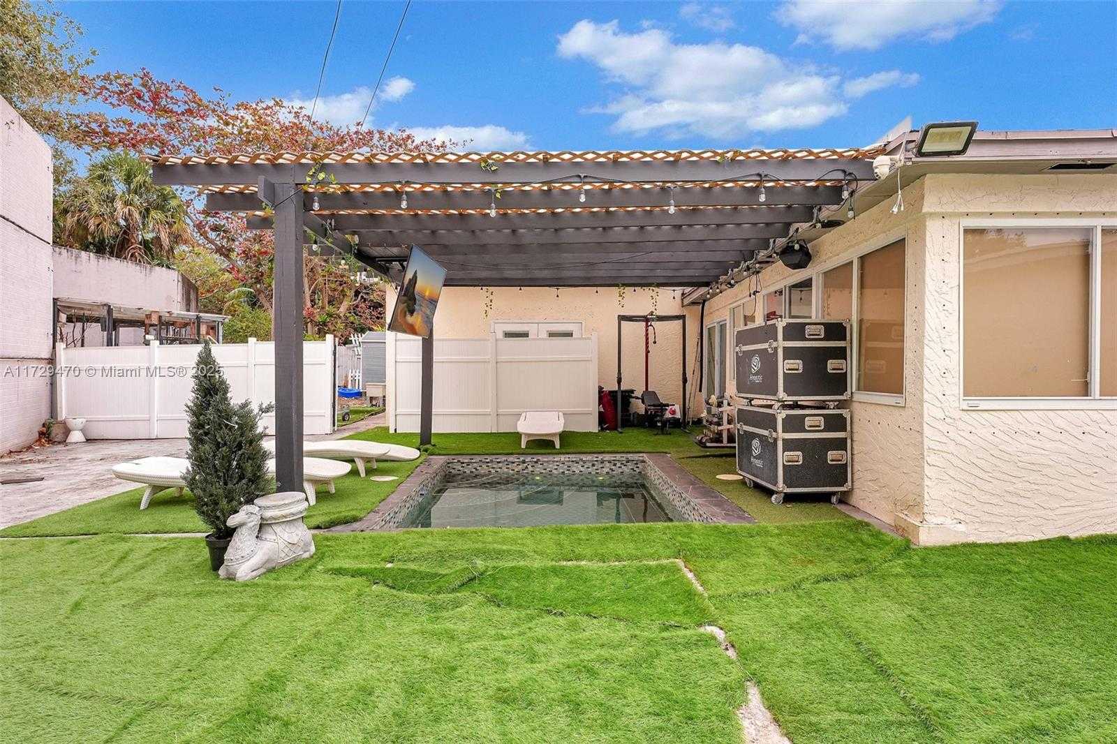 Small Image of 18600 NORTH EAST 7TH CT, North Miami Beach Number 43