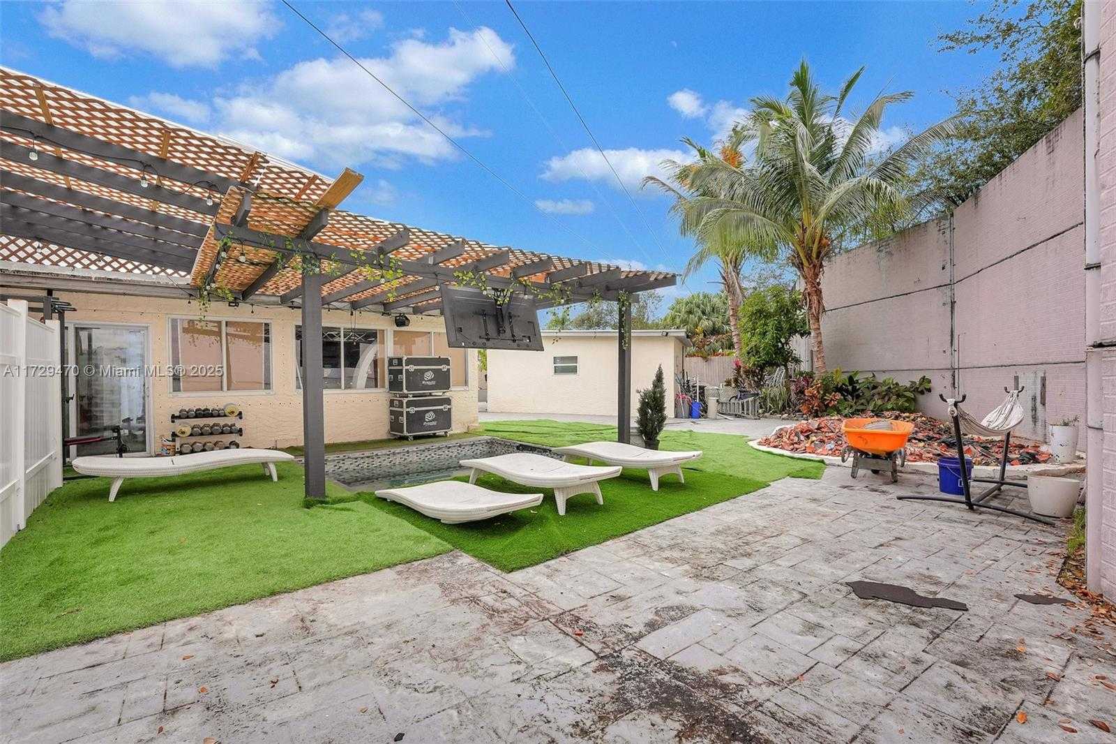 Small Image of 18600 NORTH EAST 7TH CT, North Miami Beach Number 46
