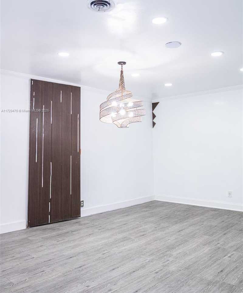 Small Image of 18600 NORTH EAST 7TH CT, North Miami Beach Number 52