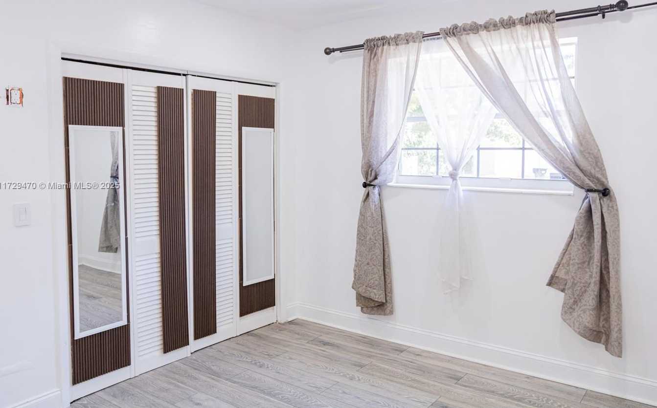Small Image of 18600 NORTH EAST 7TH CT, North Miami Beach Number 53