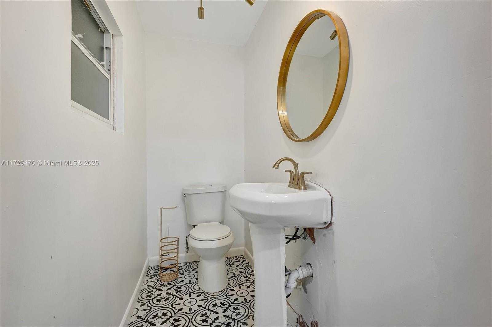 Small Image of 18600 NORTH EAST 7TH CT, North Miami Beach Number 8