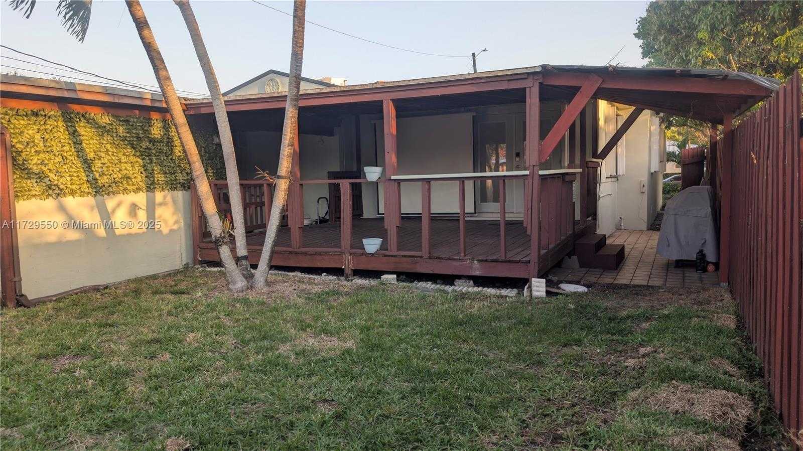Small Image of 1618 MADISON ST, Hollywood Number 12