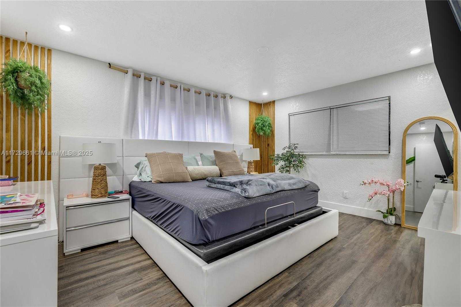 Small Image of 5712 MONROE ST, Hollywood Number 12
